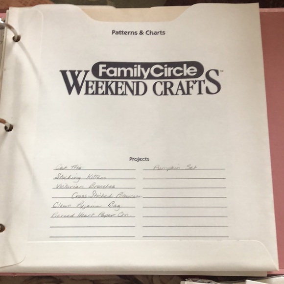 🌼Vintage🌼Two Full Binders of Crafting from Family Circle Weekend Craft Club🌺 - Picture 7 of 12